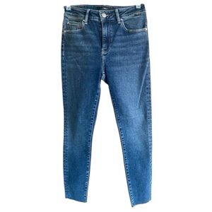 NWOT -Mavi High Rise Skinny Jeans Medium Wash w/5 Pockets & Frayed Hem. Sz 27